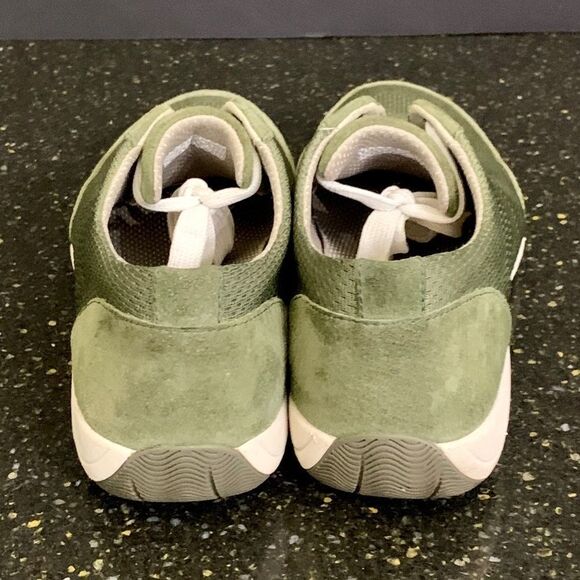 Dansko Hayes Olive Green Mesh Sneakers. - Picture 4 of 8